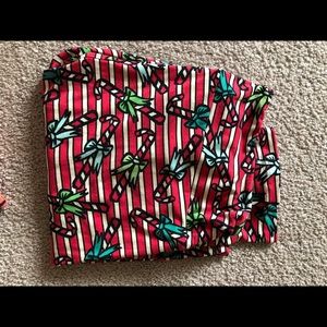 LuLaRoe leggings tall and curvy size